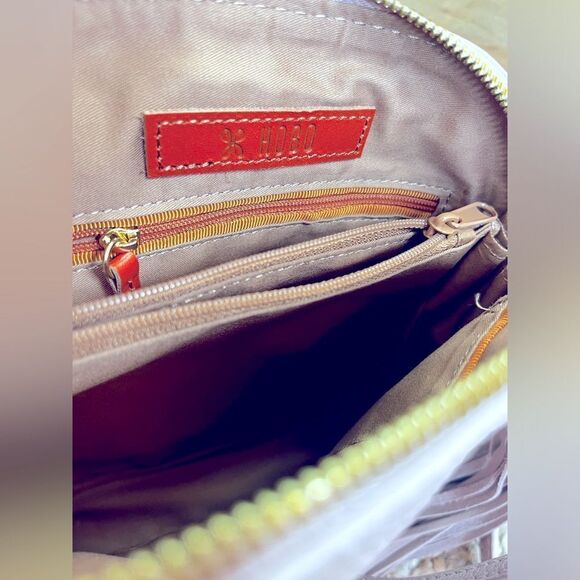HOBO Elegant Women's CROSSBODY light purple buttery leather bag! Brand new! NWOT - Picture 6 of 15